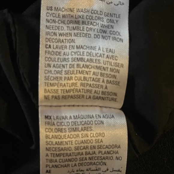 Bar III woman's black low V-cut blouse, Size 10. Front ruching with long sleeves - Picture 5 of 5